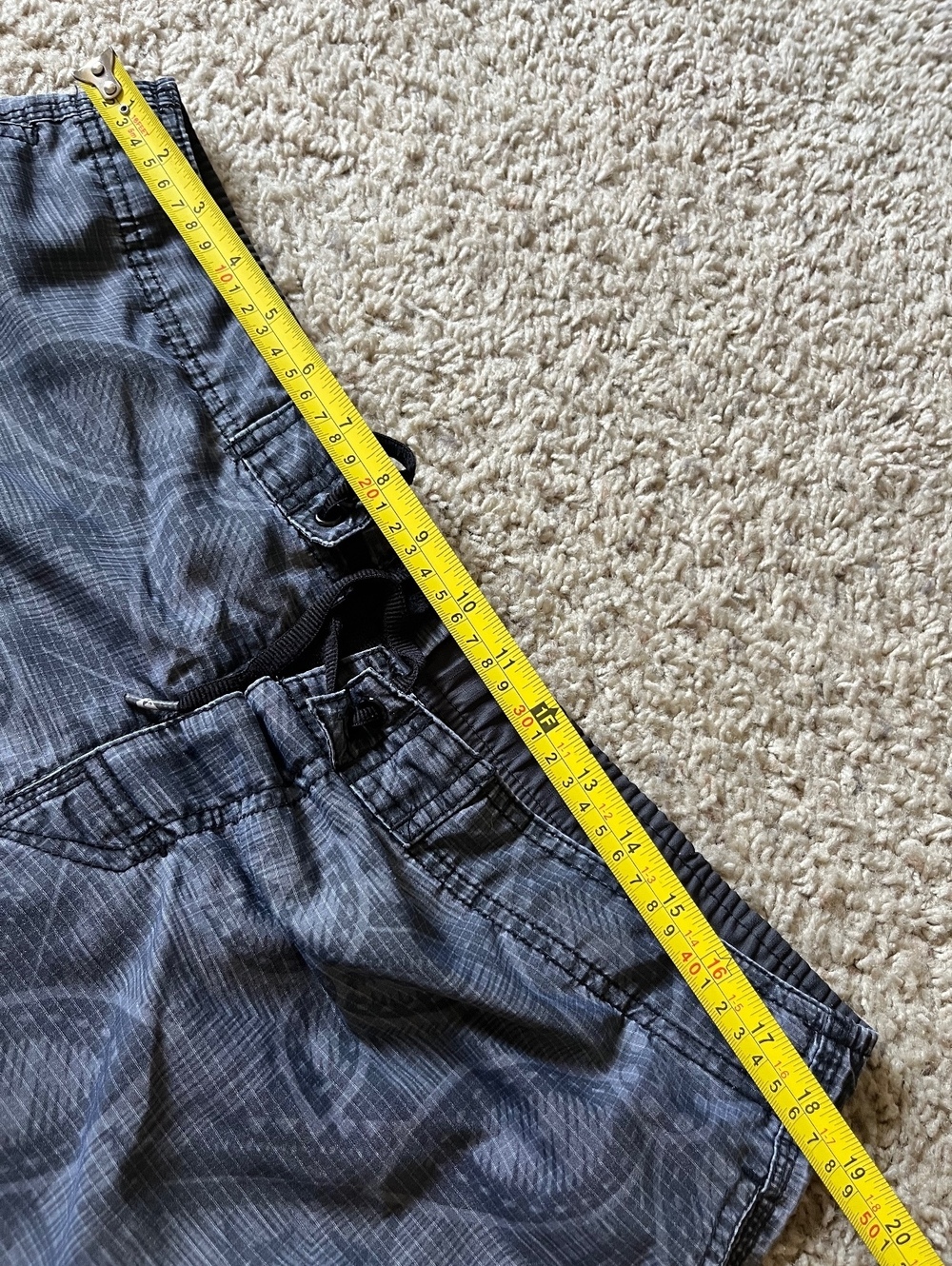 Quiksilver Men's Gray Floral Swim Trunks Size Large - Picture 6 of 8